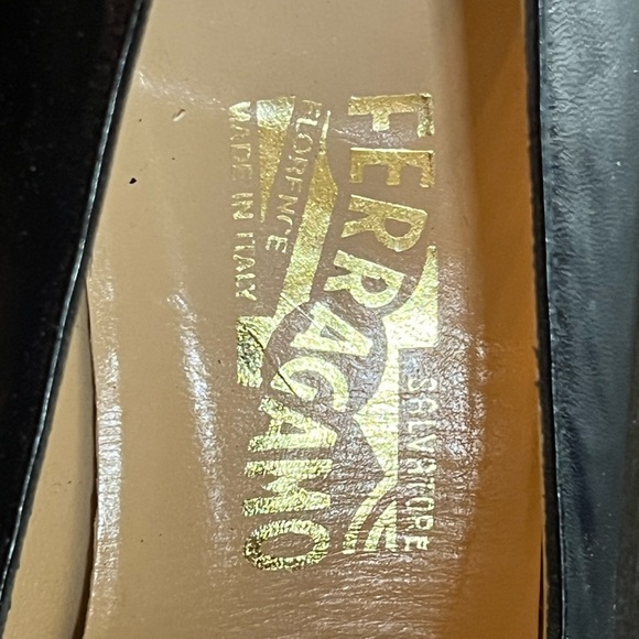 Ladies Ferragamo Navy Gancini Pumps - Picture 3 of 11